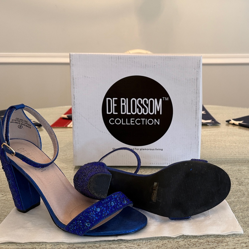 De Blossom Collection Blue Embellished Ankle-Strap 4” Block Heels sz 8 Like New